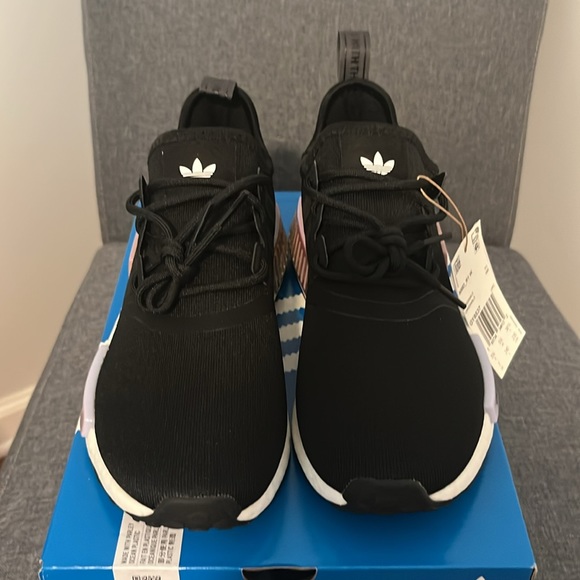NMD R1 - Picture 2 of 3